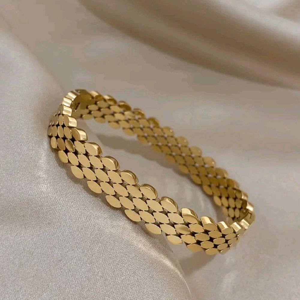 Multi-layer Oval Shape Bangle