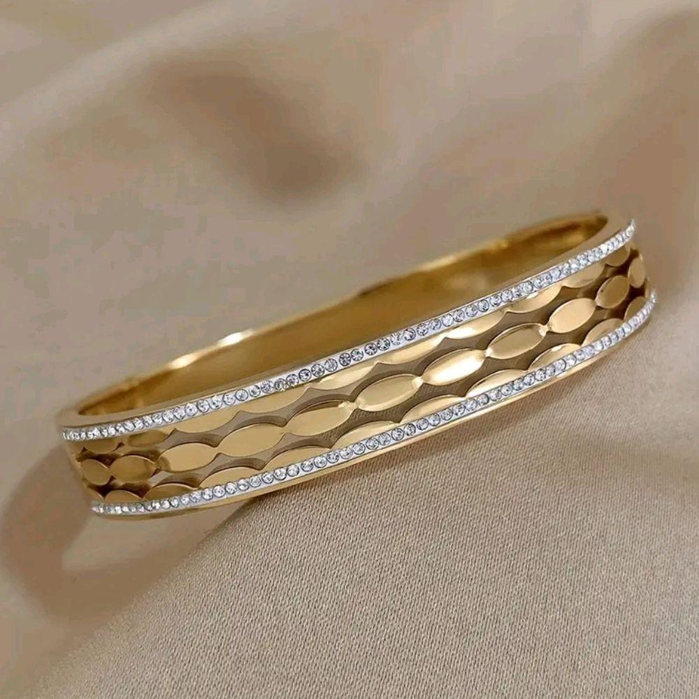 Gold-Plated Stainless Steel Bangle Normal Day At Work with Unique Design for Everyday Wear