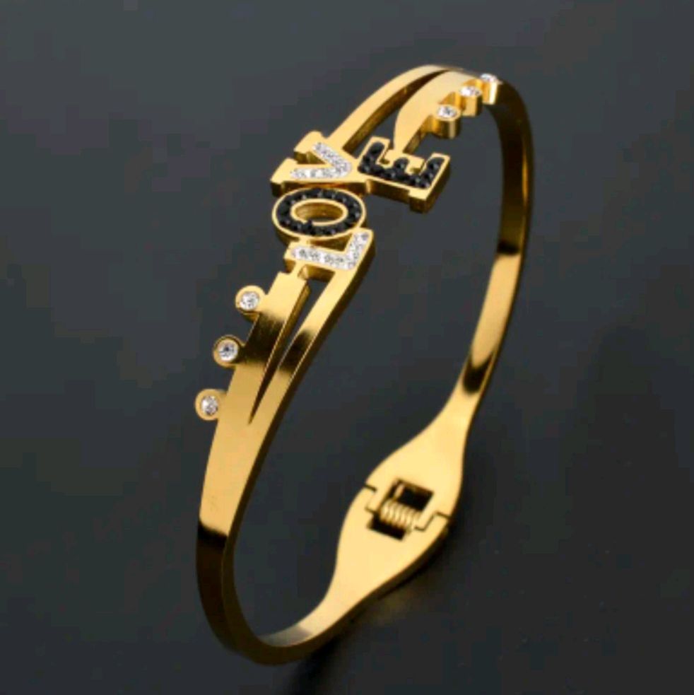 Love Bangle