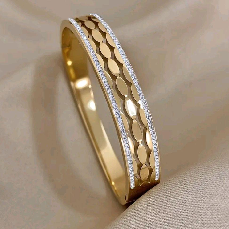 Gold-Plated Stainless Steel Bangle Normal Day At Work with Unique Design for Everyday Wear