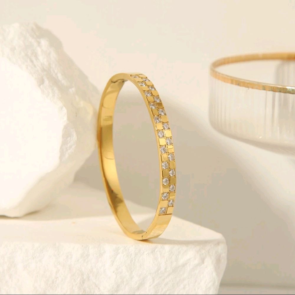 Zirconia Embedded Gold Bangle