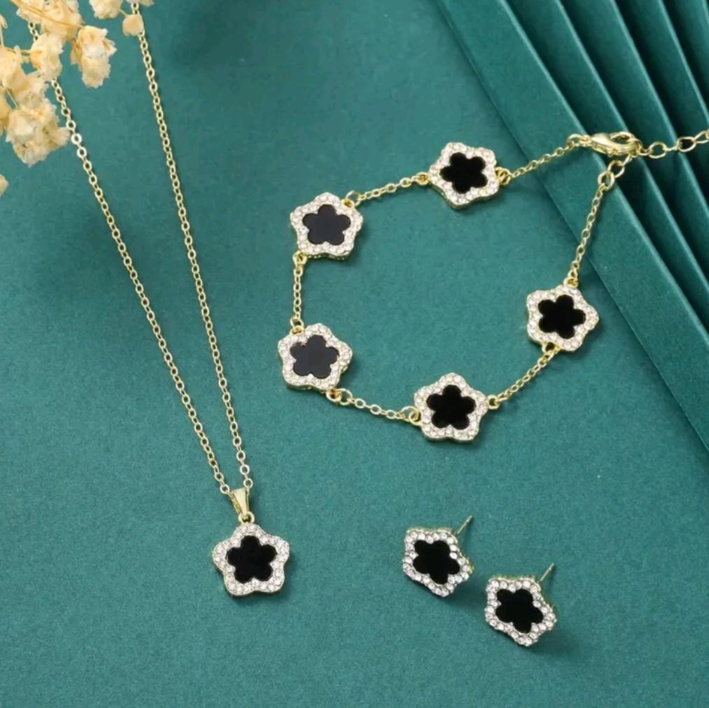 Flower Jewellery set / Ear Stud / Necklace/ Bracelet.