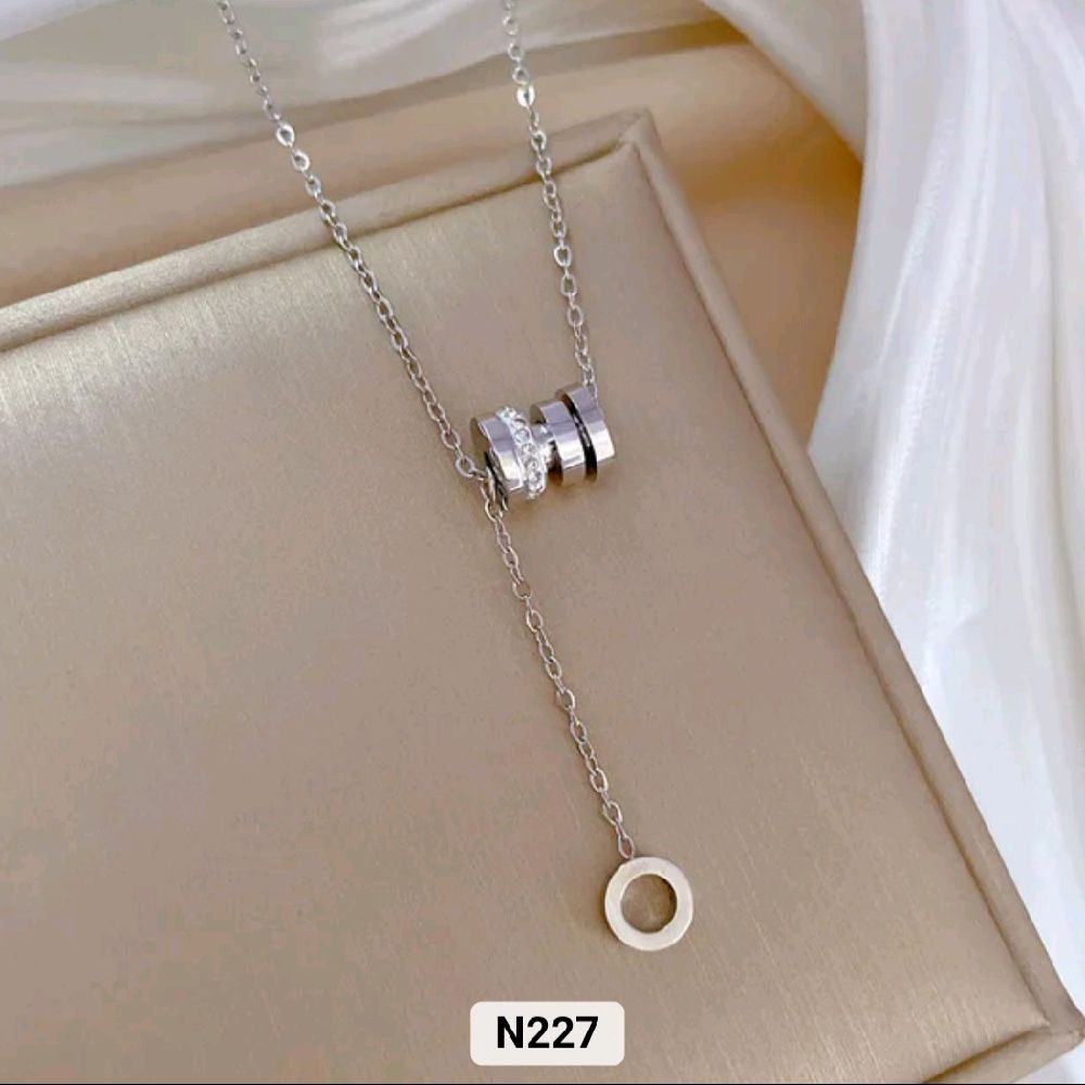 Beautiful Style Necklace for Women Stainless Steel Elegant Design with Gold Plated Pendant