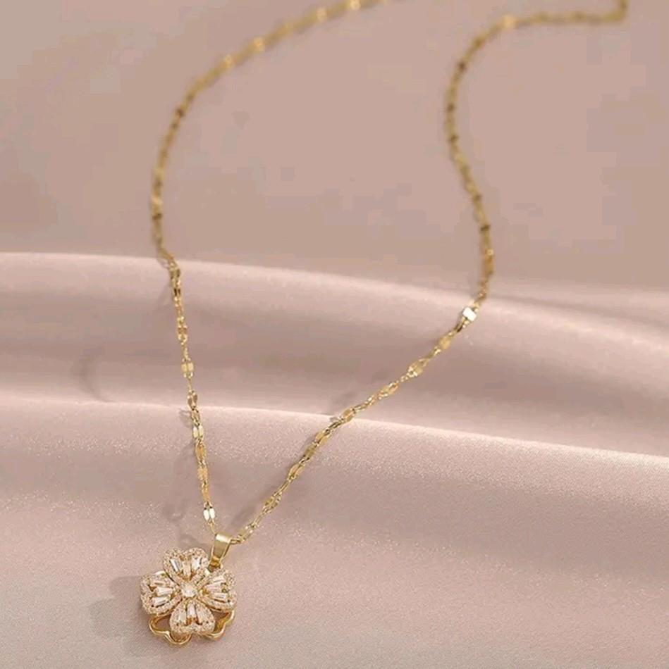 Clover Design Spinning Necklace- Stainless Steel.