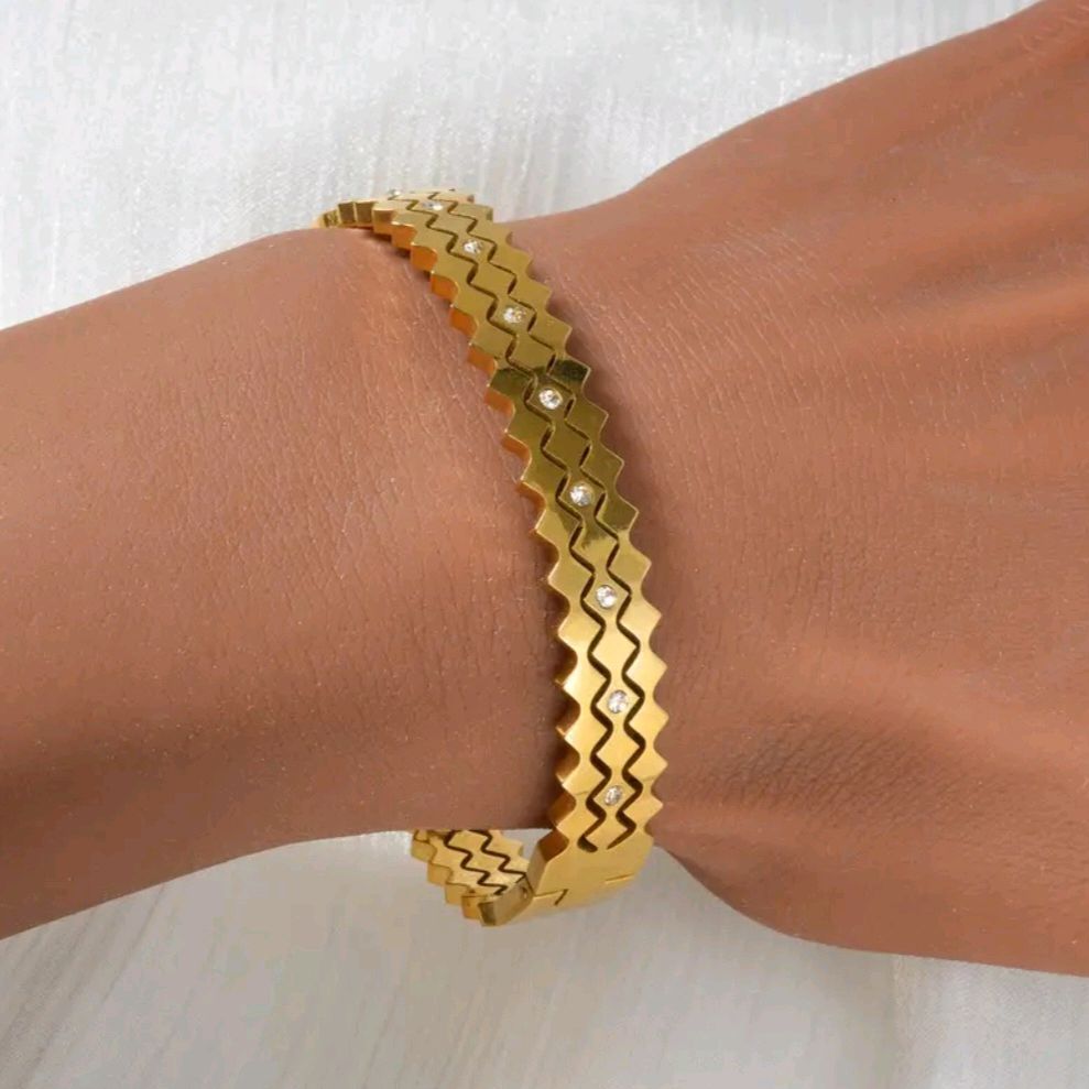 Vintage-Inspired Geometric Cuff Bracelet With Sparkling Cubic Zirconia Stones in Gold Finish
