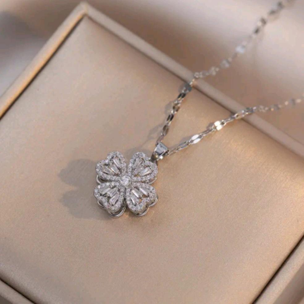 Clover Design Spinning Necklace- Stainless Steel.