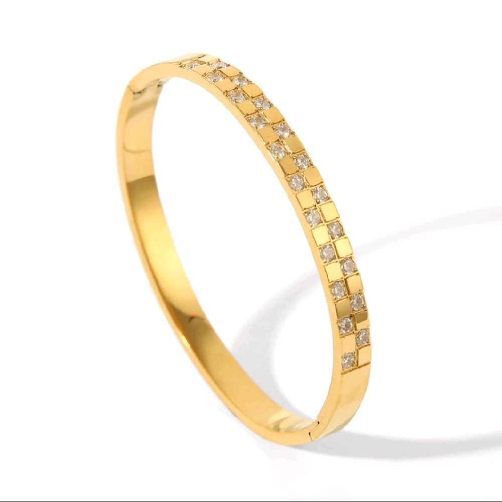 Zirconia Embedded Gold Bangle