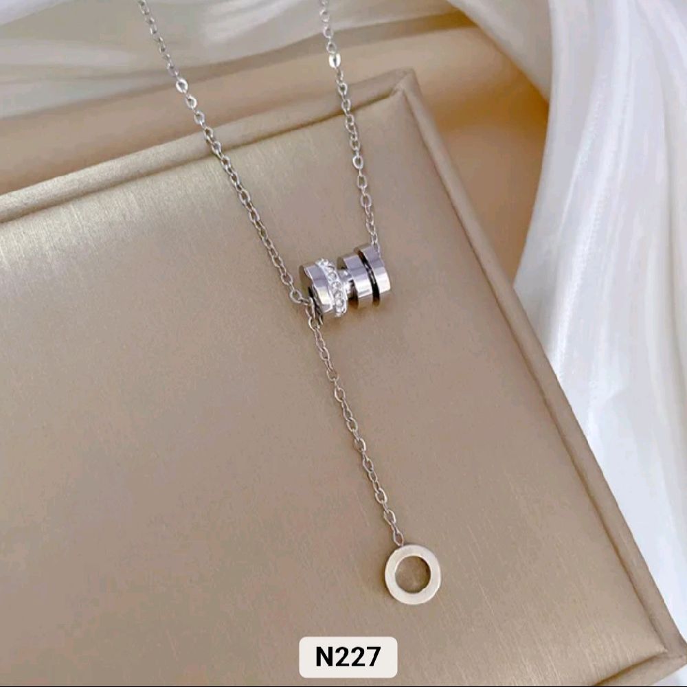 Beautiful Style Necklace for Women Stainless Steel Elegant Design with Gold Plated Pendant
