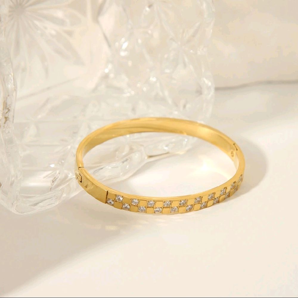 Zirconia Embedded Gold Bangle