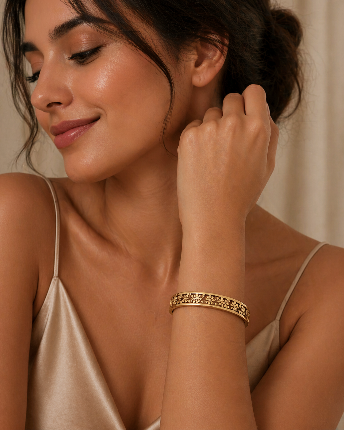 Flowers Shape Stainless Steel Bracelet - Gold Design Jewelry Accessory