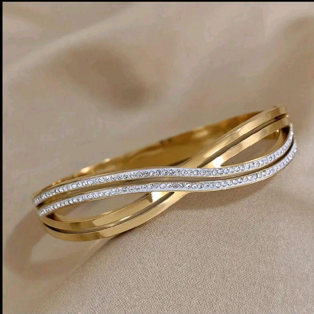 Beautiful Bangle for Women - Fashionable Bracelet with Dangling Charms