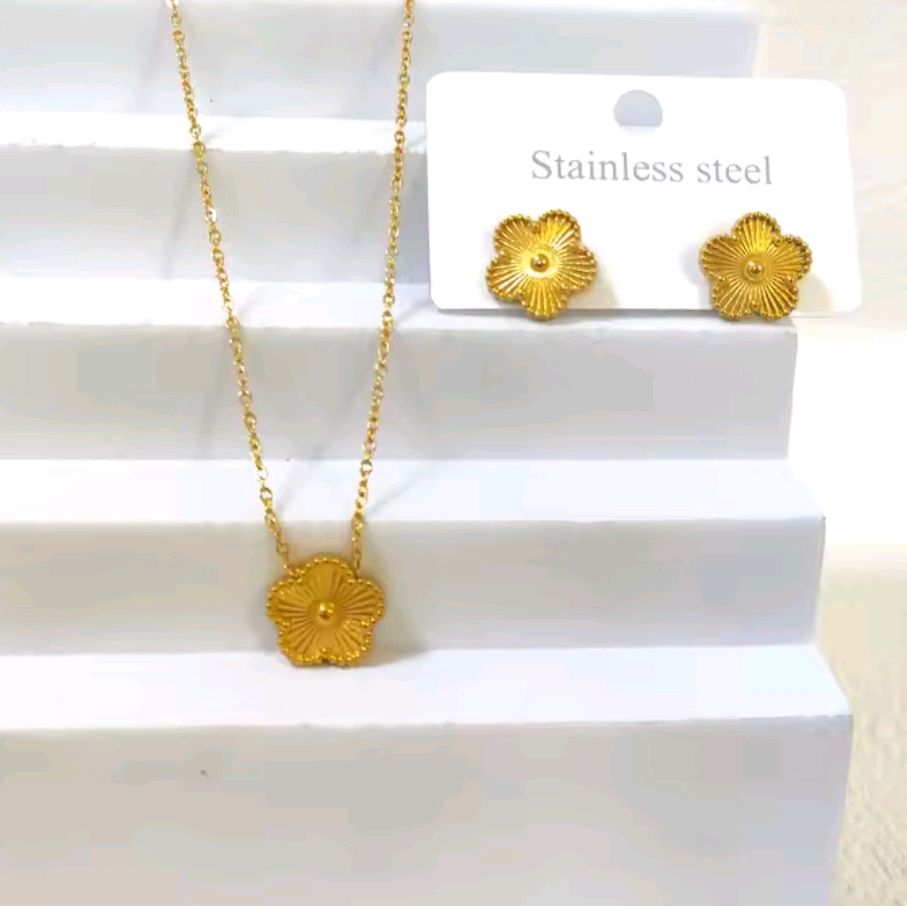 Clover Necklace and Earrings Set for Women
