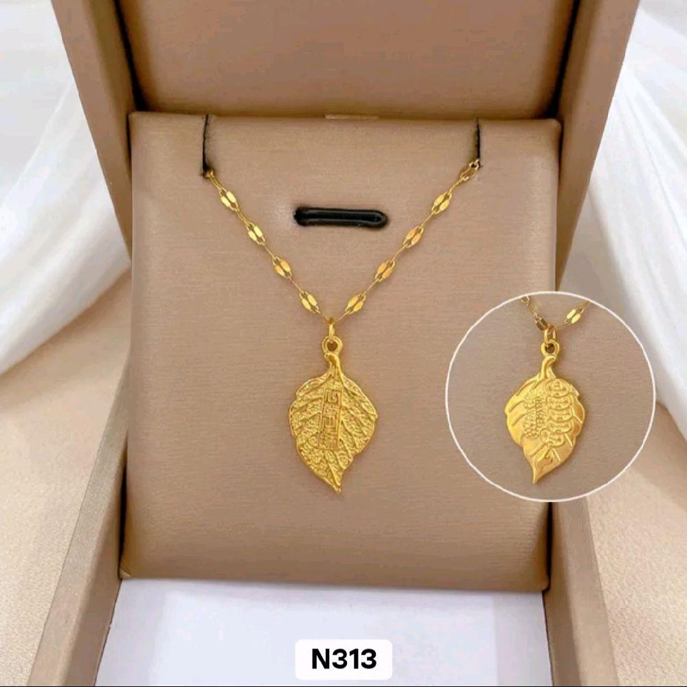 Gold Leaf Pendant Necklace