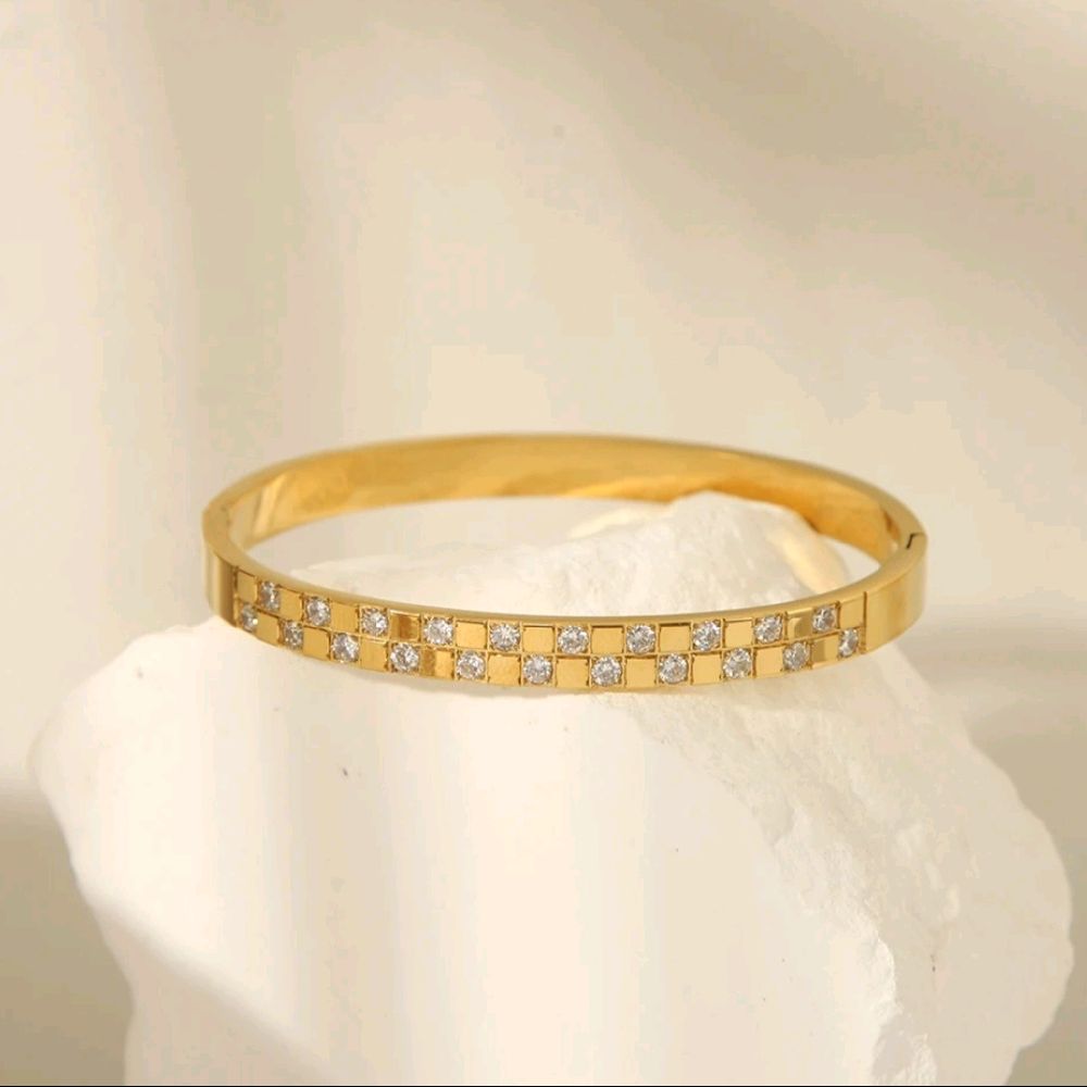 Zirconia Embedded Gold Bangle