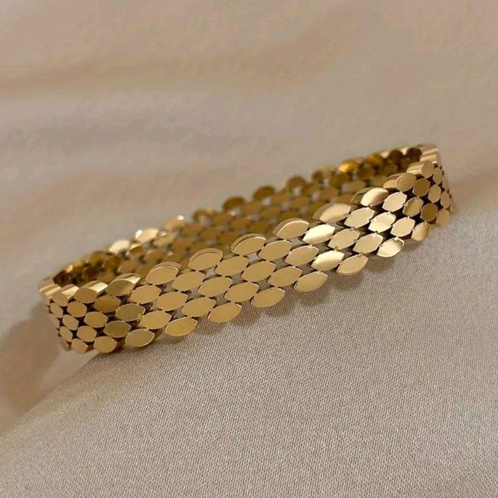 Multi-layer Oval Shape Bangle