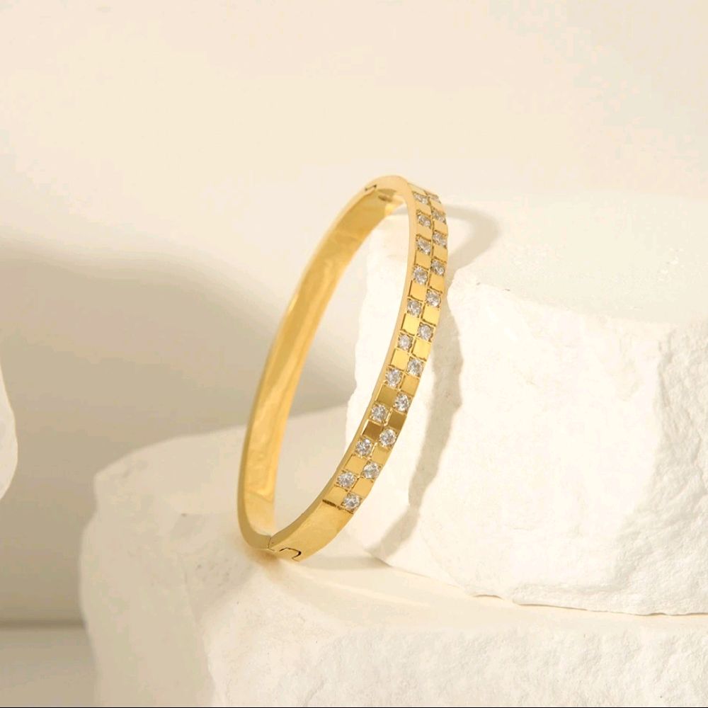 Zirconia Embedded Gold Bangle