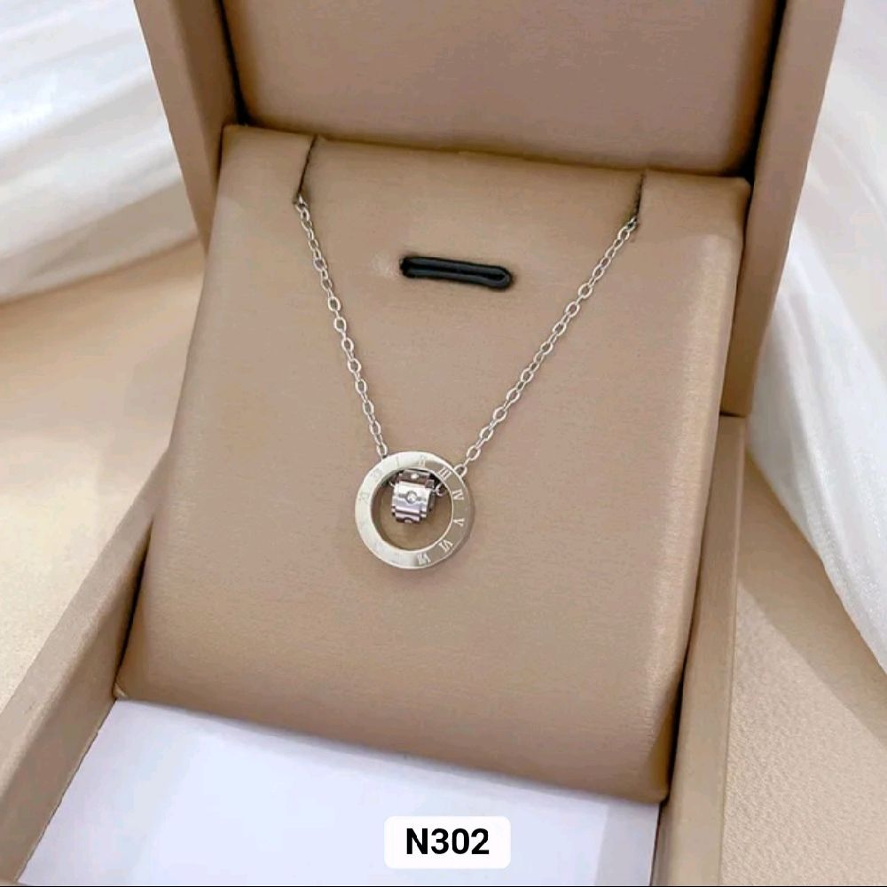 Beautiful Design Necklace For Women Gold & Silver Fish Pendant Fashion Jewelry Gift