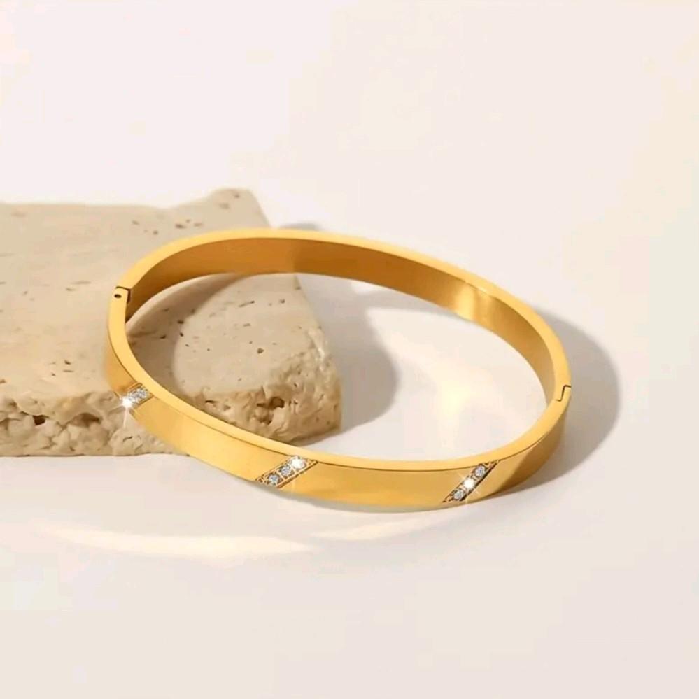 Twill Inlaid Zircon Bangle