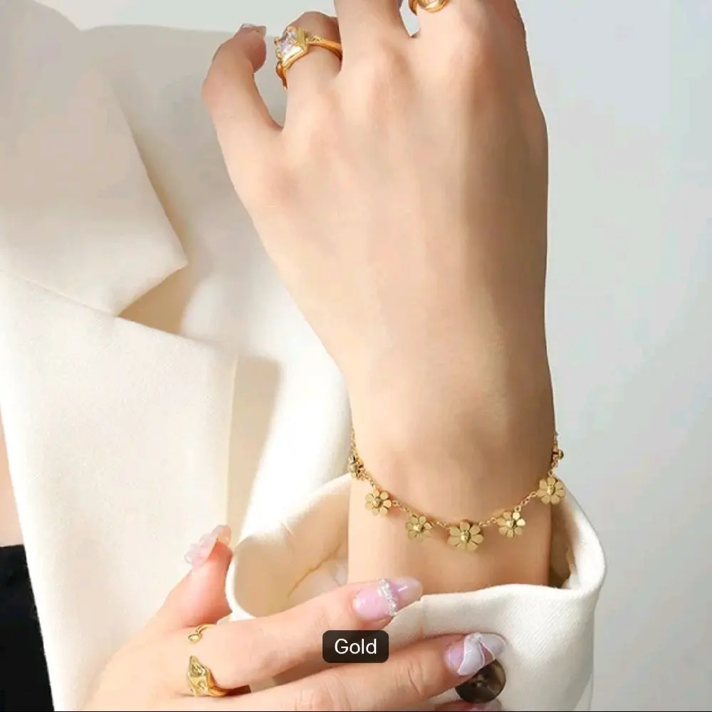 Gold Flower Chain Bracelet