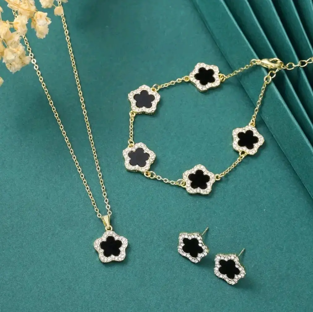 Clover Jewellery Set