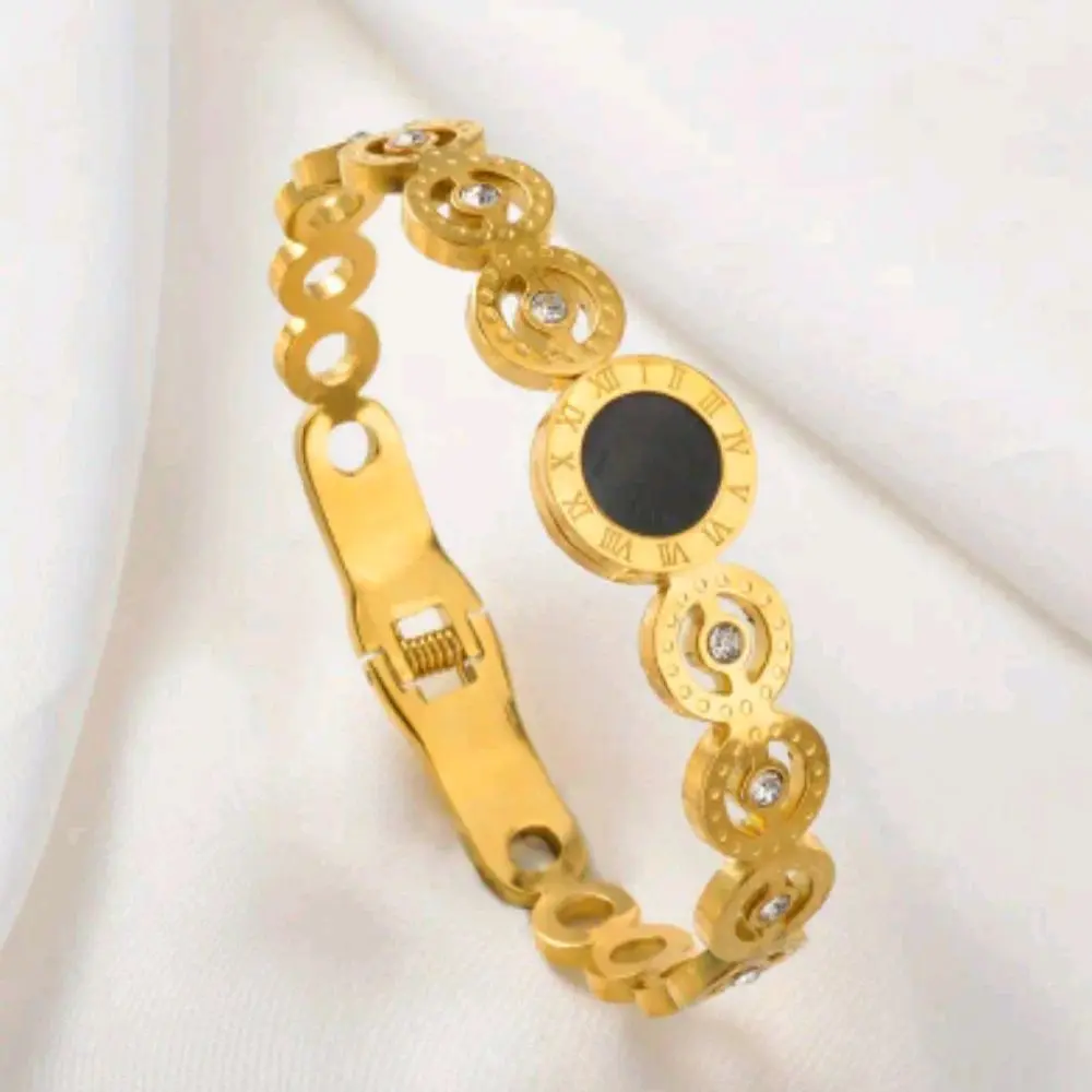 Minimal Gold Roman Bangle