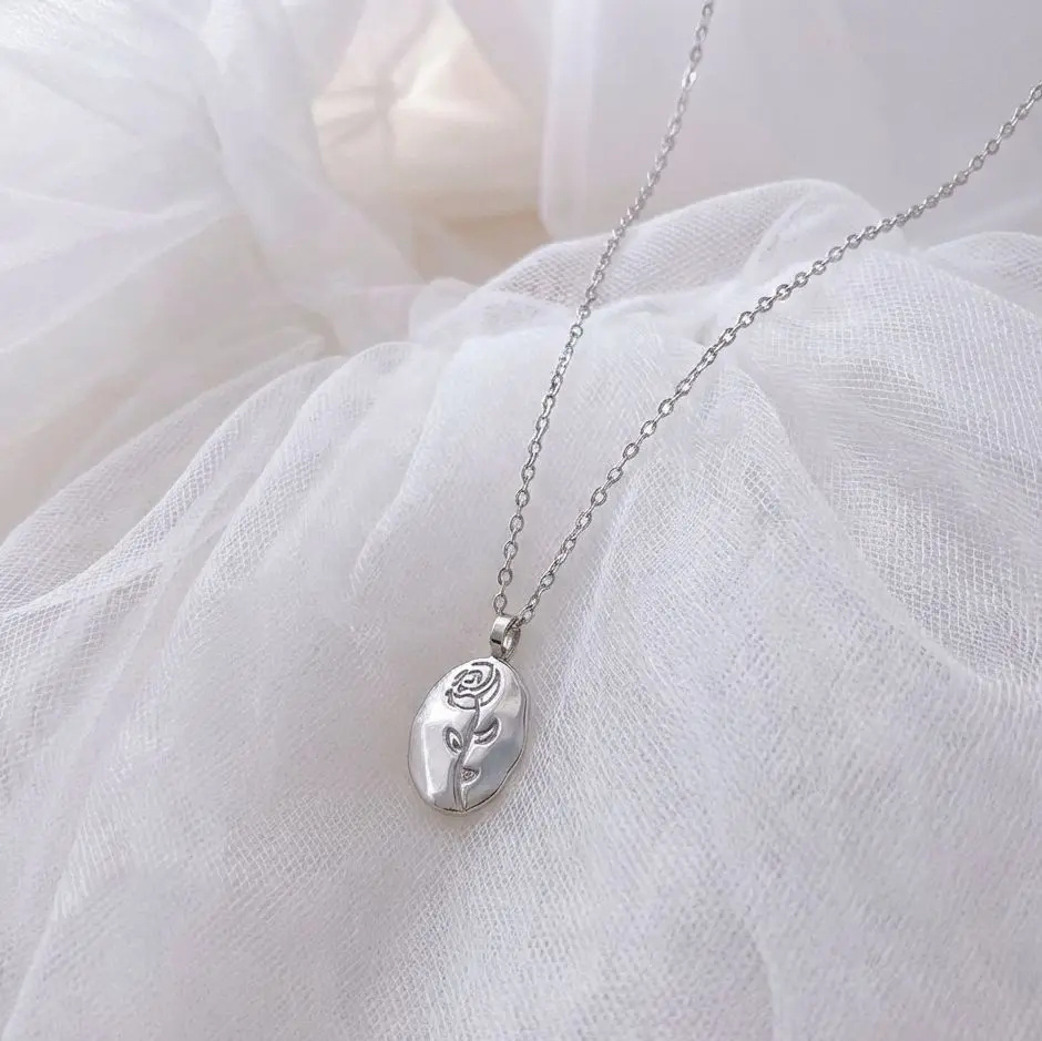 Elegant Rose Pendant Necklace