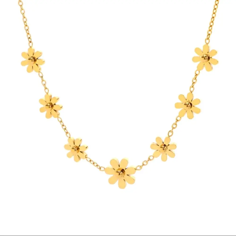 Elegant Gold Flower Necklace