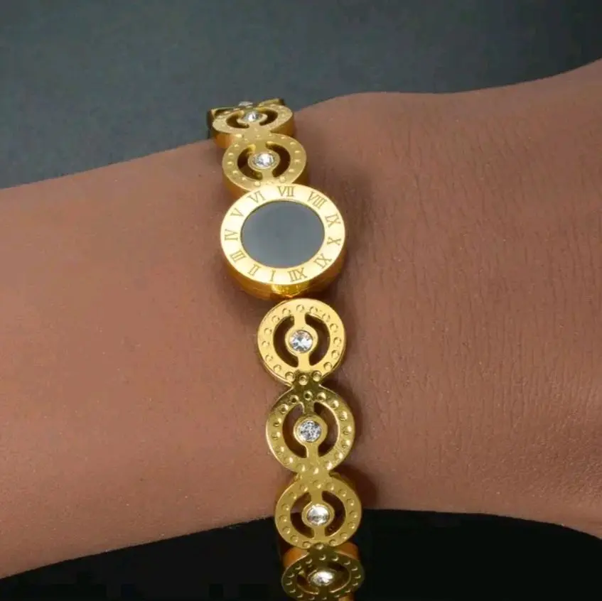 Minimal Gold Roman Bangle