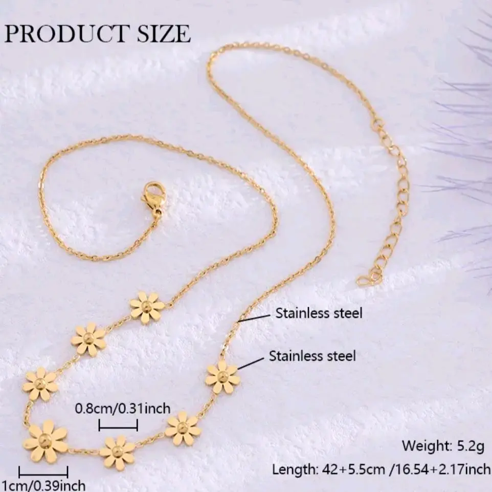 Elegant Gold Flower Necklace