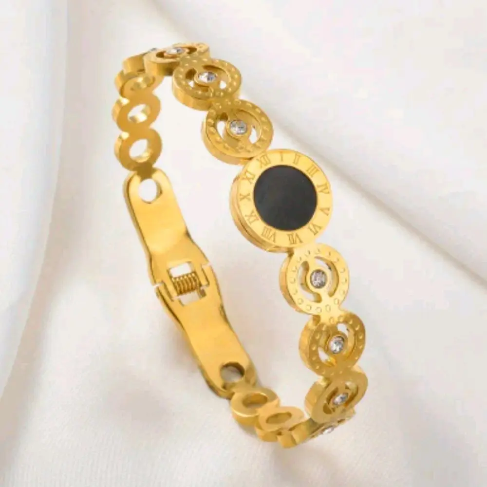 Minimal Gold Roman Bangle