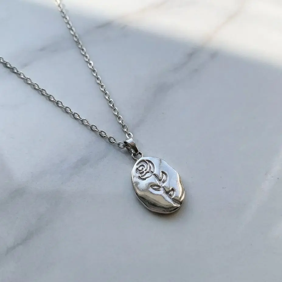 Elegant Rose Pendant Necklace