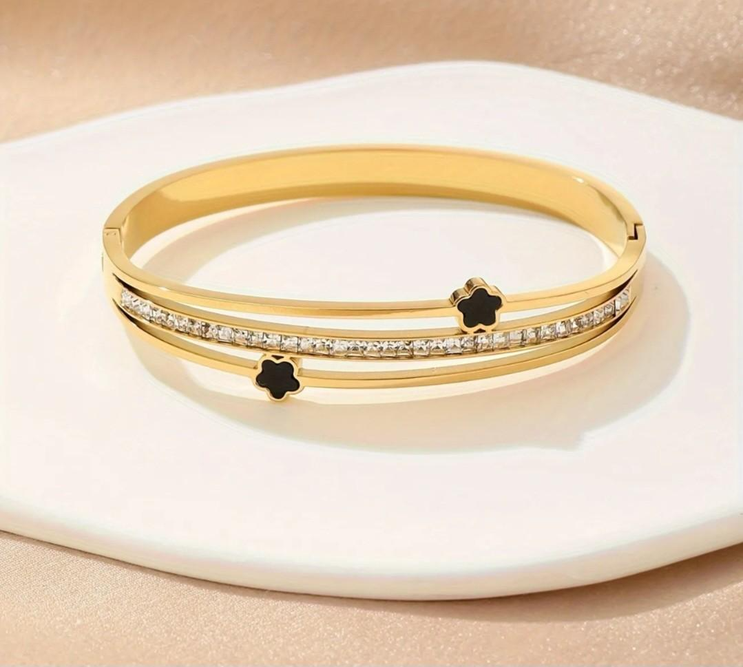 Clover Bangle