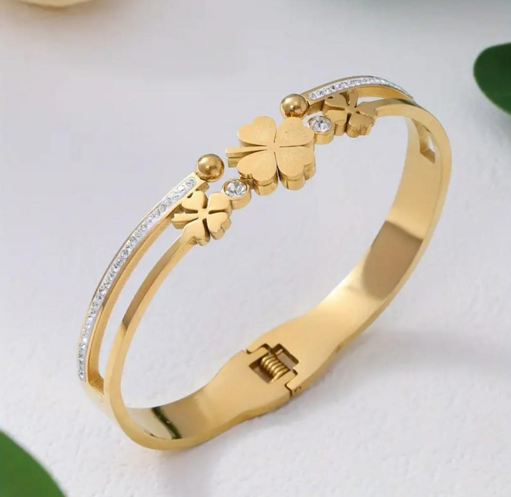 Clover Bangle